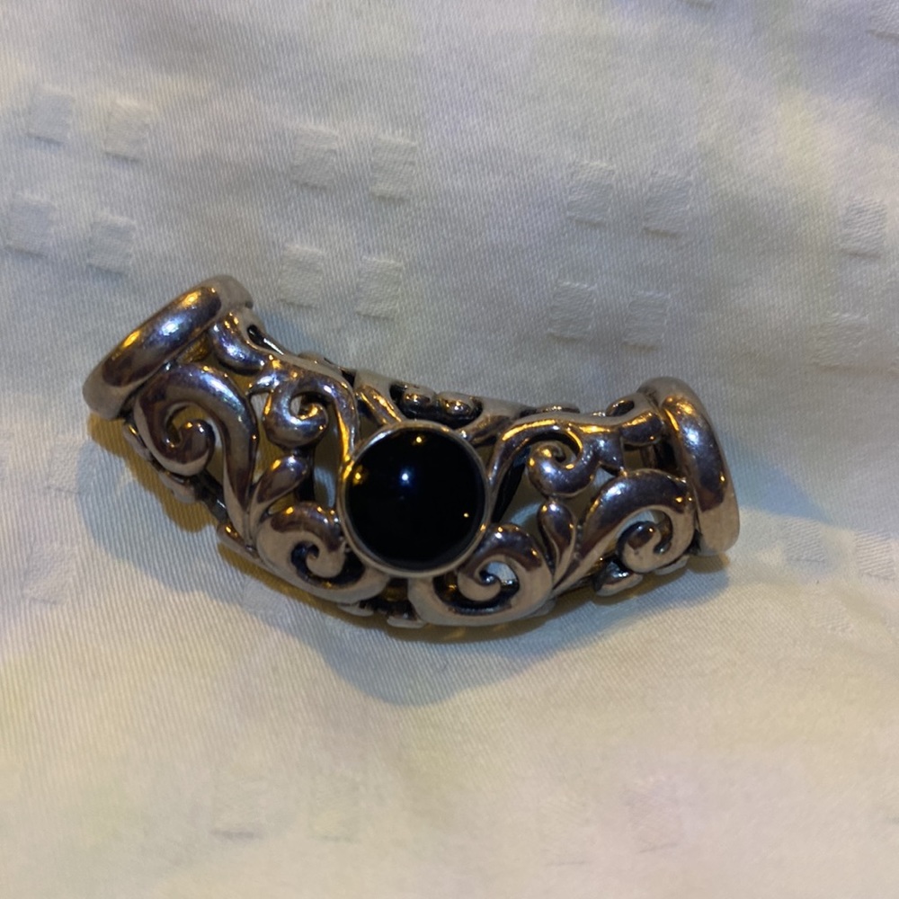 925 sterling silver with black onyx pendant.. excellent used condition - Picture 4 of 5